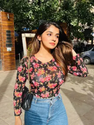 Esha Tripathi 25 Years Old call girl